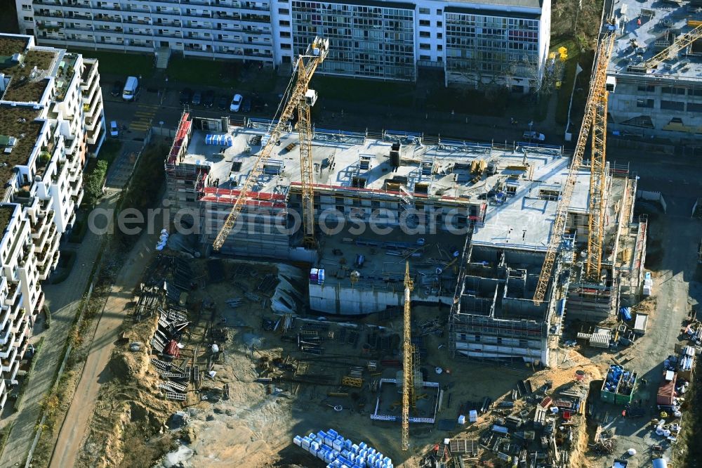 Aerial photograph Berlin - Construction site to build a new multi-family residential complex Friedrichshain-Hoefe on Friedenstrasse, Pufendorfstrasse and Matthiasstrasse in the district Friedrichshain in Berlin, Germany