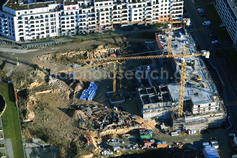 Berlin from the bird's eye view: Construction site to build a new multi-family residential complex Friedrichshain-Hoefe on Friedenstrasse, Pufendorfstrasse and Matthiasstrasse in the district Friedrichshain in Berlin, Germany