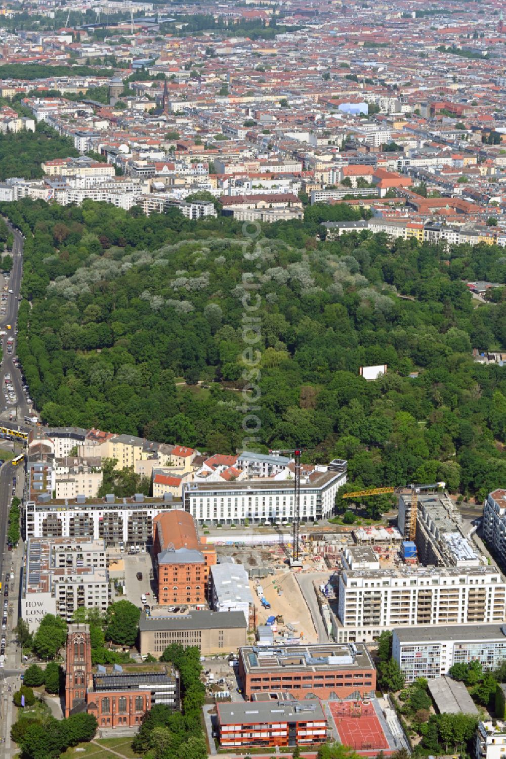 Aerial image Berlin - Construction site to build a new multi-family residential complex Friedrichshain-Hoefe on Friedenstrasse, Pufendorfstrasse and Matthiasstrasse in the district Friedrichshain in Berlin, Germany