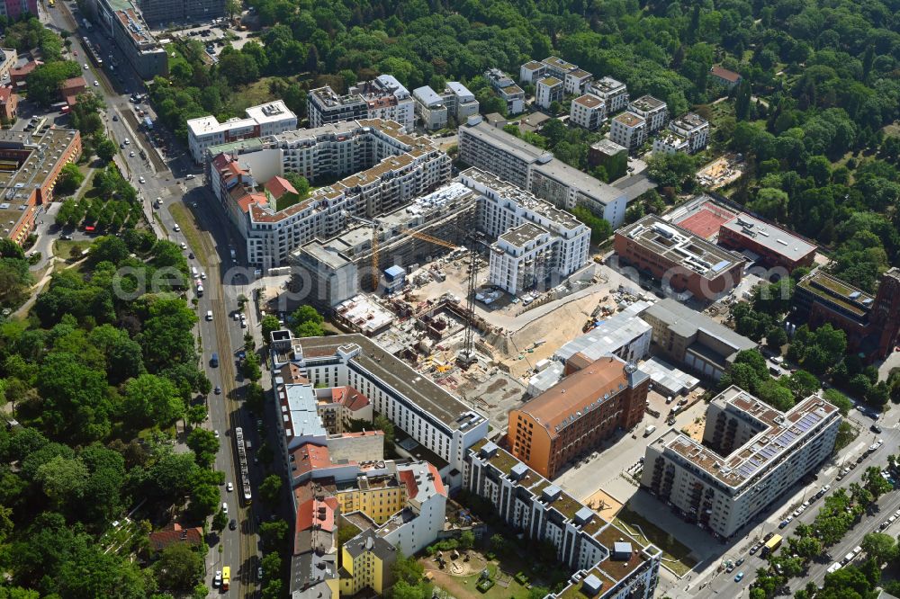 Aerial image Berlin - Construction site to build a new multi-family residential complex Friedrichshain-Hoefe on Friedenstrasse, Pufendorfstrasse and Matthiasstrasse in the district Friedrichshain in Berlin, Germany