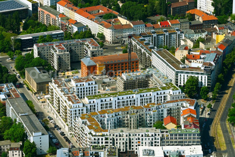 Aerial photograph Berlin - Construction site to build a new multi-family residential complex Friedrichshain-Hoefe on Friedenstrasse - Pufendorfstrasse - Matthiasstrasse in the district Friedrichshain in Berlin, Germany