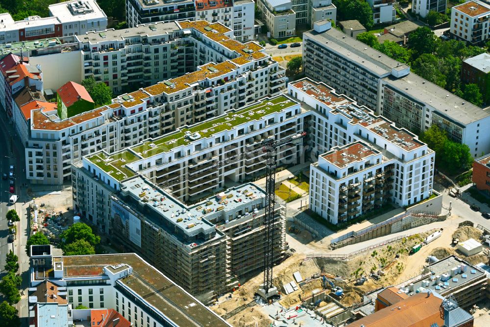 Aerial image Berlin - Construction site to build a new multi-family residential complex Friedrichshain-Hoefe on Friedenstrasse - Pufendorfstrasse - Matthiasstrasse in the district Friedrichshain in Berlin, Germany