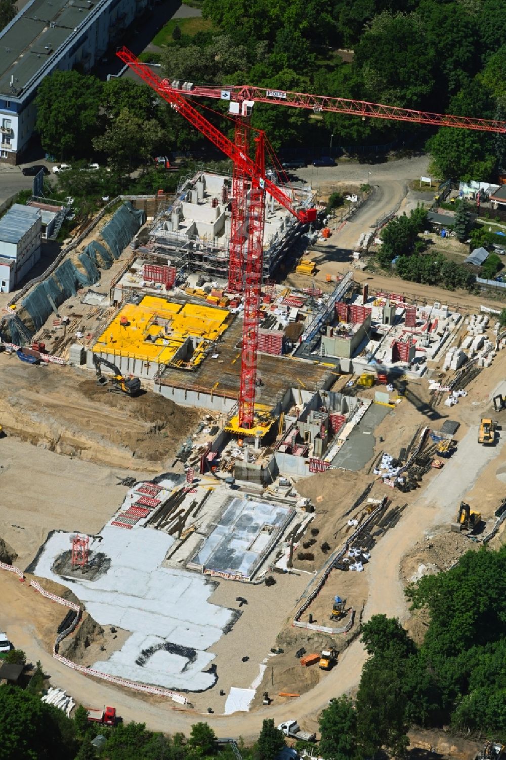 Aerial photograph Berlin - Construction site to build a new multi-family residential complex Germanenstrasse - Gruenauer Strasse in the district Altglienicke in Berlin, Germany