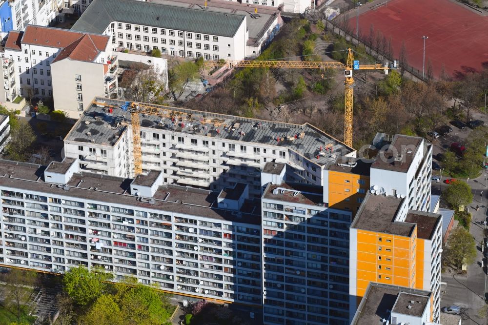 Aerial image Berlin - Construction site to build a new multi-family residential complex of Gewobag Wohnungsbau- Aktiengesellschaft Berlin on Franz-Kluehs-Strasse in the district Kreuzberg in Berlin, Germany