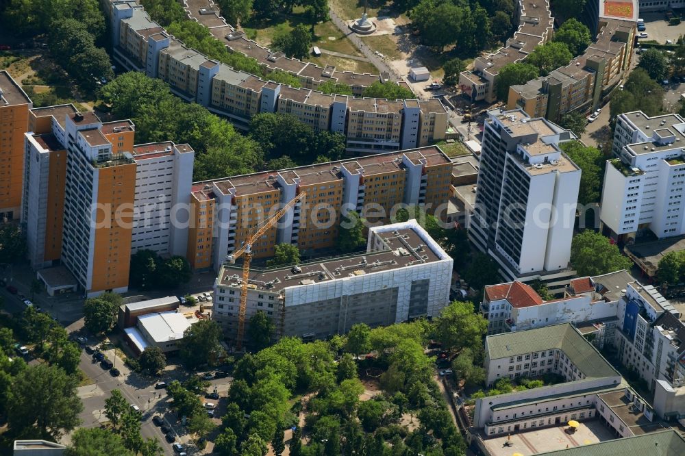 Aerial photograph Berlin - Construction site to build a new multi-family residential complex of Gewobag Wohnungsbau- Aktiengesellschaft Berlin on Franz-Kluehs-Strasse in the district Kreuzberg in Berlin, Germany