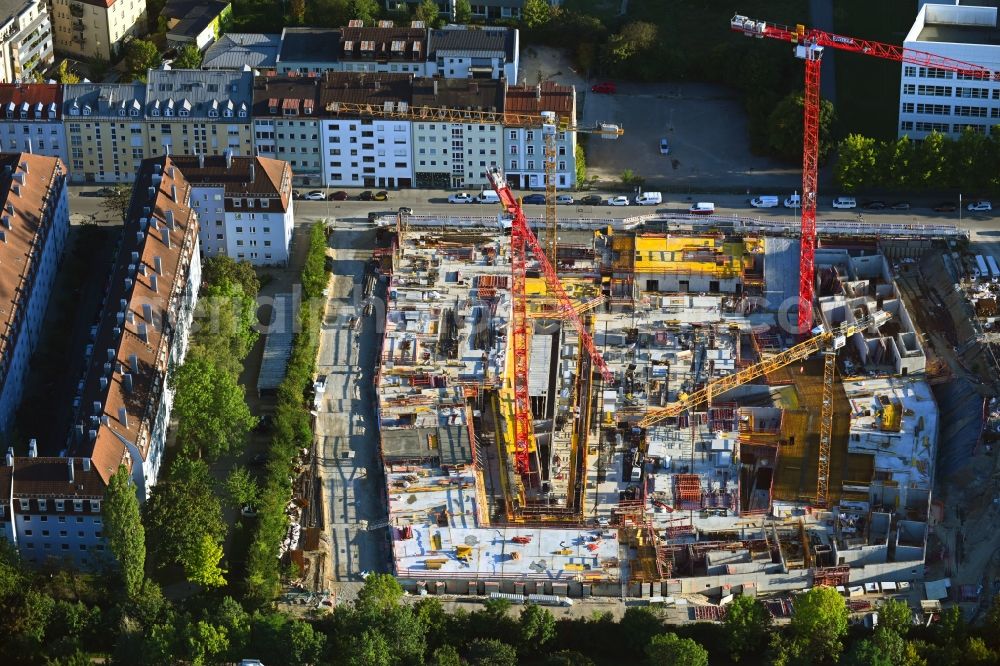 Aerial photograph München - Construction site to build a new multi-family residential complex Gmunder Hoefe on Gmunder Strasse corner Hofmannstrasse in the district Obersendling in Munich in the state Bavaria, Germany