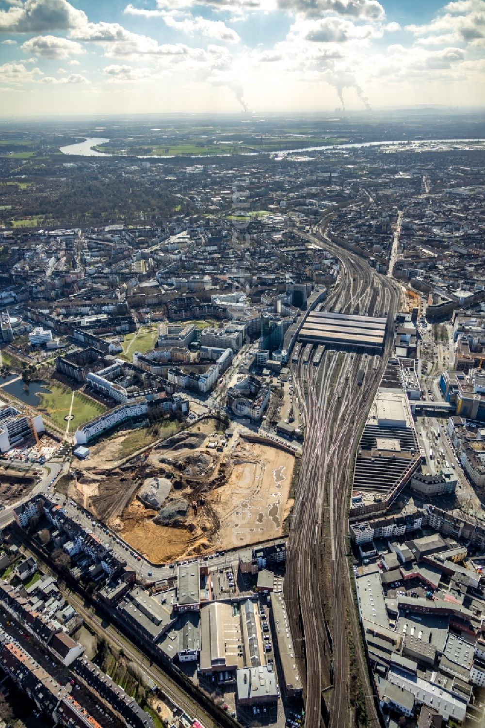 Düsseldorf from the bird's eye view: Construction site to build a new multi-family residential complex Grand Central in the district Oberbilk in Duesseldorf in the state North Rhine-Westphalia, Germany