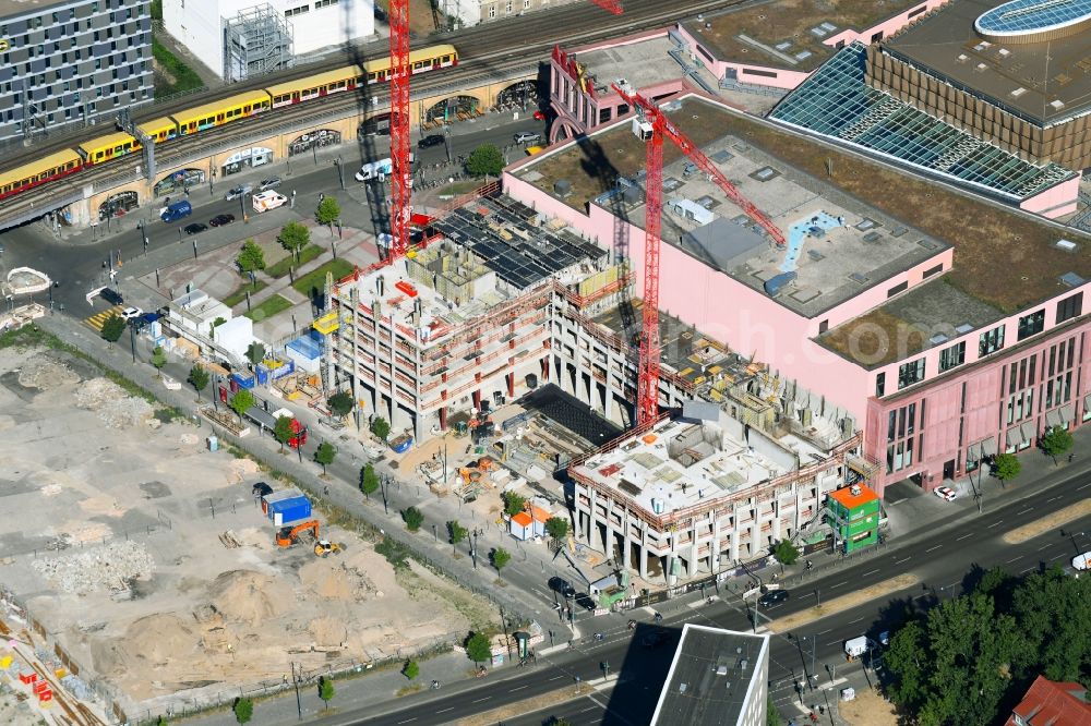 Berlin from the bird's eye view: Construction site to build a new multi-family residential complex Grandaire on Voltairestrasse corner Alexanderstrasse - Dircksenstrasse in the district Mitte in Berlin, Germany