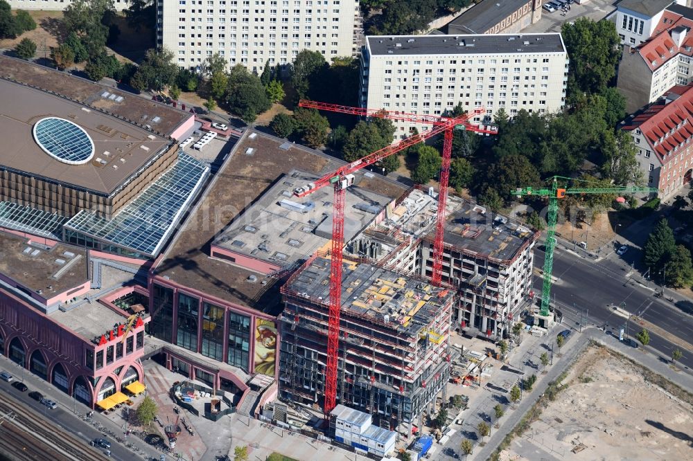 Berlin from the bird's eye view: Construction site to build a new multi-family residential complex Grandaire on Voltairestrasse corner Alexanderstrasse - Dircksenstrasse in the district Mitte in Berlin, Germany