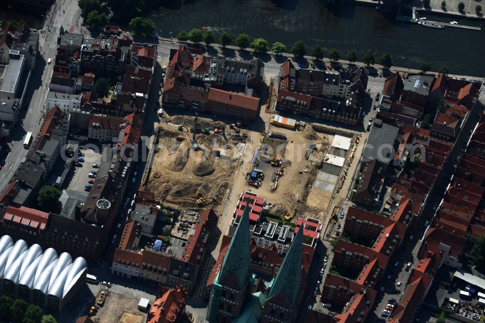 Lübeck from the bird's eye view: Construction site to build a new multi-family residential complex Gruendungsviertel der Grundstuecksgesellschaft TRAVE mbH in Luebeck in the state Schleswig-Holstein