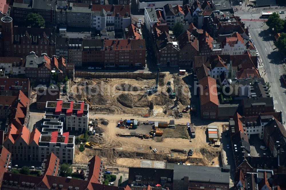 Aerial image Lübeck - Construction site to build a new multi-family residential complex Gruendungsviertel der Grundstuecksgesellschaft TRAVE mbH in Luebeck in the state Schleswig-Holstein