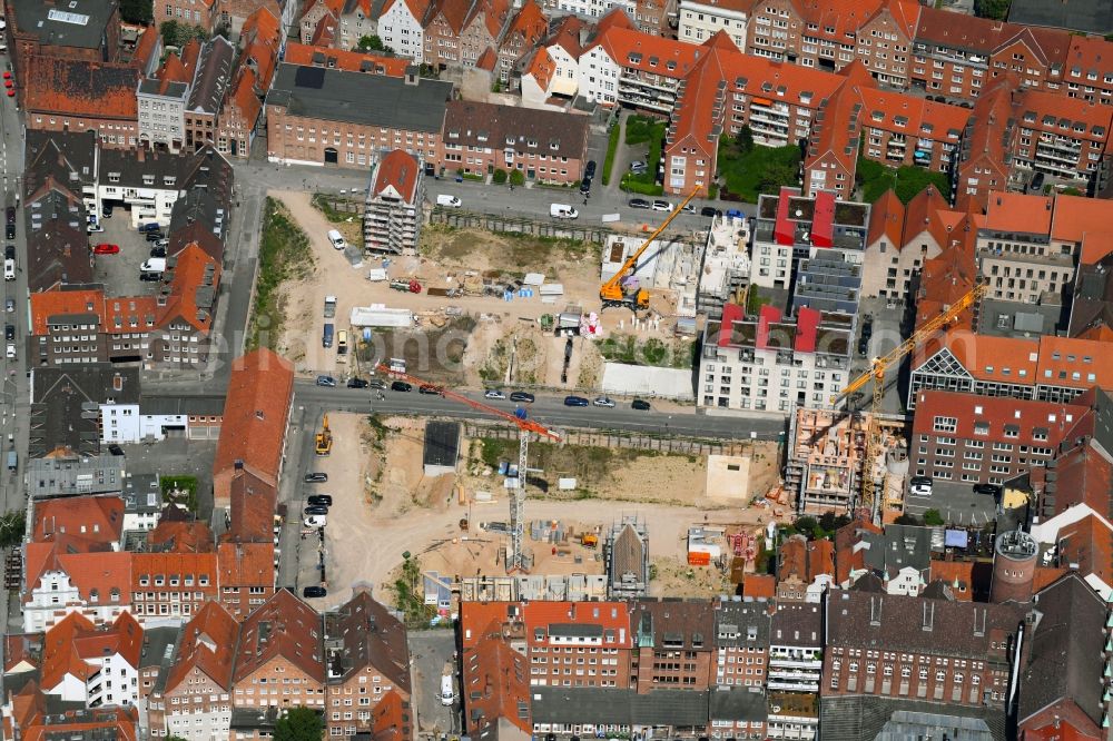 Lübeck from the bird's eye view: Construction site to build a new multi-family residential complex Gruendungsviertel der Grundstuecksgesellschaft TRAVE mbH in Luebeck in the state Schleswig-Holstein