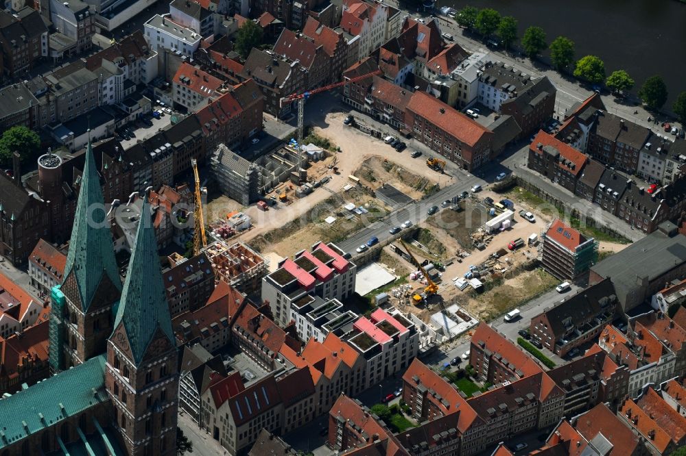 Lübeck from the bird's eye view: Construction site to build a new multi-family residential complex Gruendungsviertel der Grundstuecksgesellschaft TRAVE mbH in Luebeck in the state Schleswig-Holstein