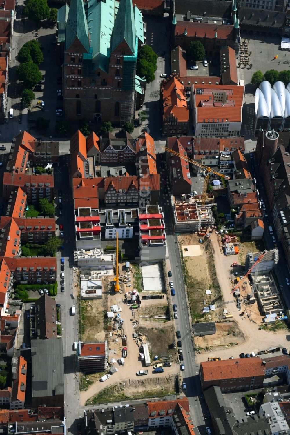 Aerial image Lübeck - Construction site to build a new multi-family residential complex Gruendungsviertel der Grundstuecksgesellschaft TRAVE mbH in Luebeck in the state Schleswig-Holstein