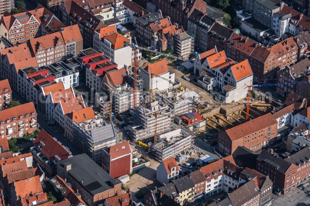 Lübeck from the bird's eye view: Construction site to build a new multi-family residential complex Gruendungsviertel der Grundstuecksgesellschaft TRAVE mbH in Luebeck in the state Schleswig-Holstein