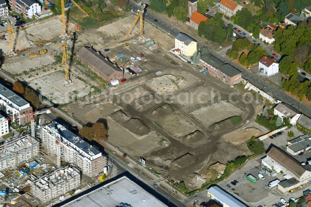 Aerial photograph Berlin - Construction site to build a new multi-family residential complex of Gut Alt-Biesdorf on Weissenhoeher Strasse in Berlin, Germany