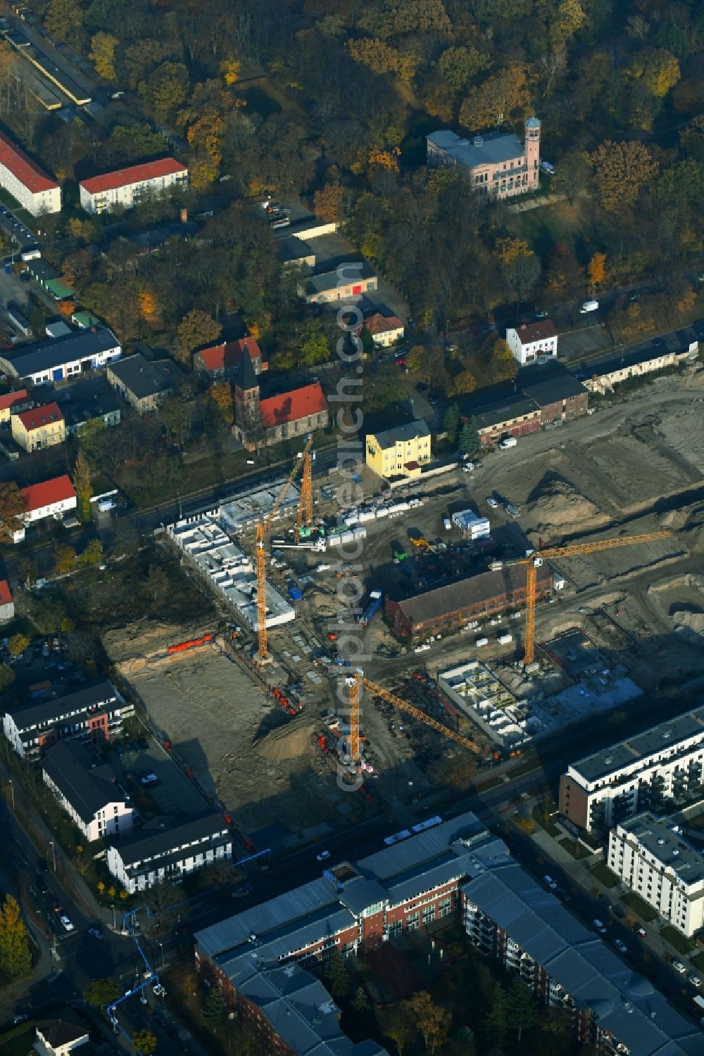 Aerial photograph Berlin - Construction site to build a new multi-family residential complex of Gut Alt-Biesdorf on Weissenhoeher Strasse in Berlin, Germany