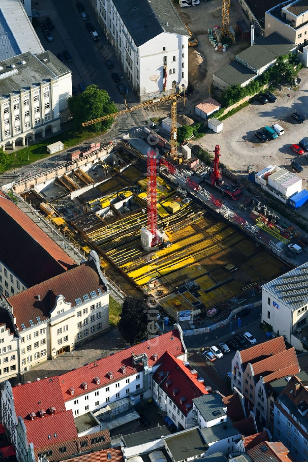 Rostock from above - Construction site to build a new multi-family residential complex HanseKarree Glatter Aal of Randalswood Germany GmbH in Rostock in the state Mecklenburg - Western Pomerania, Germany