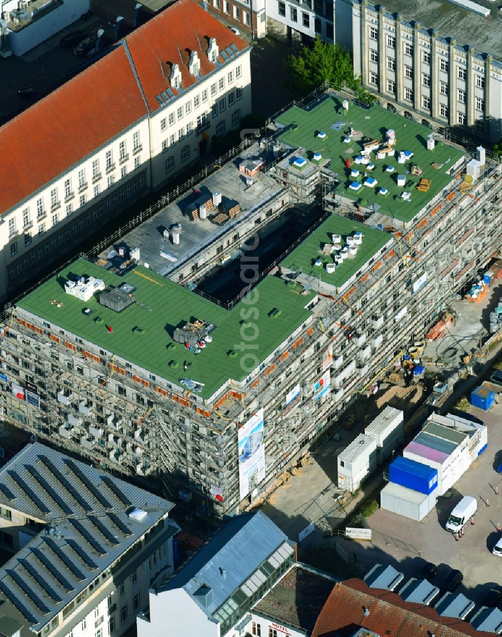 Aerial photograph Rostock - Construction site to build a new multi-family residential complex HanseKarree Glatter Aal of Randalswood Germany GmbH in Rostock in the state Mecklenburg - Western Pomerania, Germany