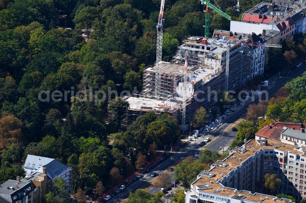 Aerial photograph Berlin - Construction site to build a new multi-family residential complex on Hasenheide in the district Neukoelln in Berlin, Germany