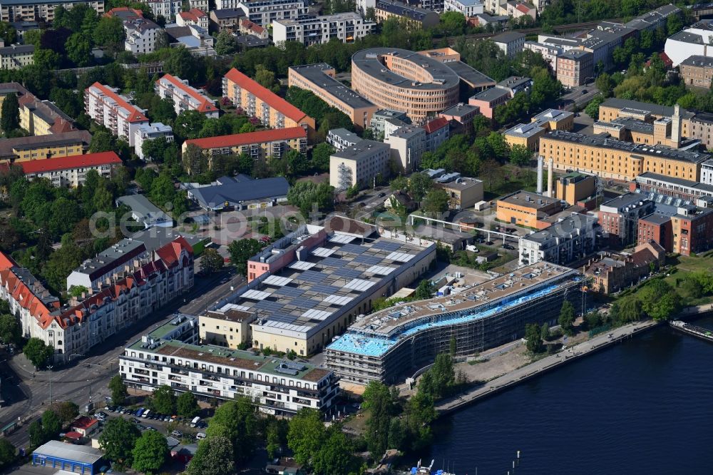 Potsdam from the bird's eye view: Construction site to build a new multi-family residential complex Havelwelle on Zeppelinstrasse in the district Westliche Vorstadt in Potsdam in the state Brandenburg, Germany