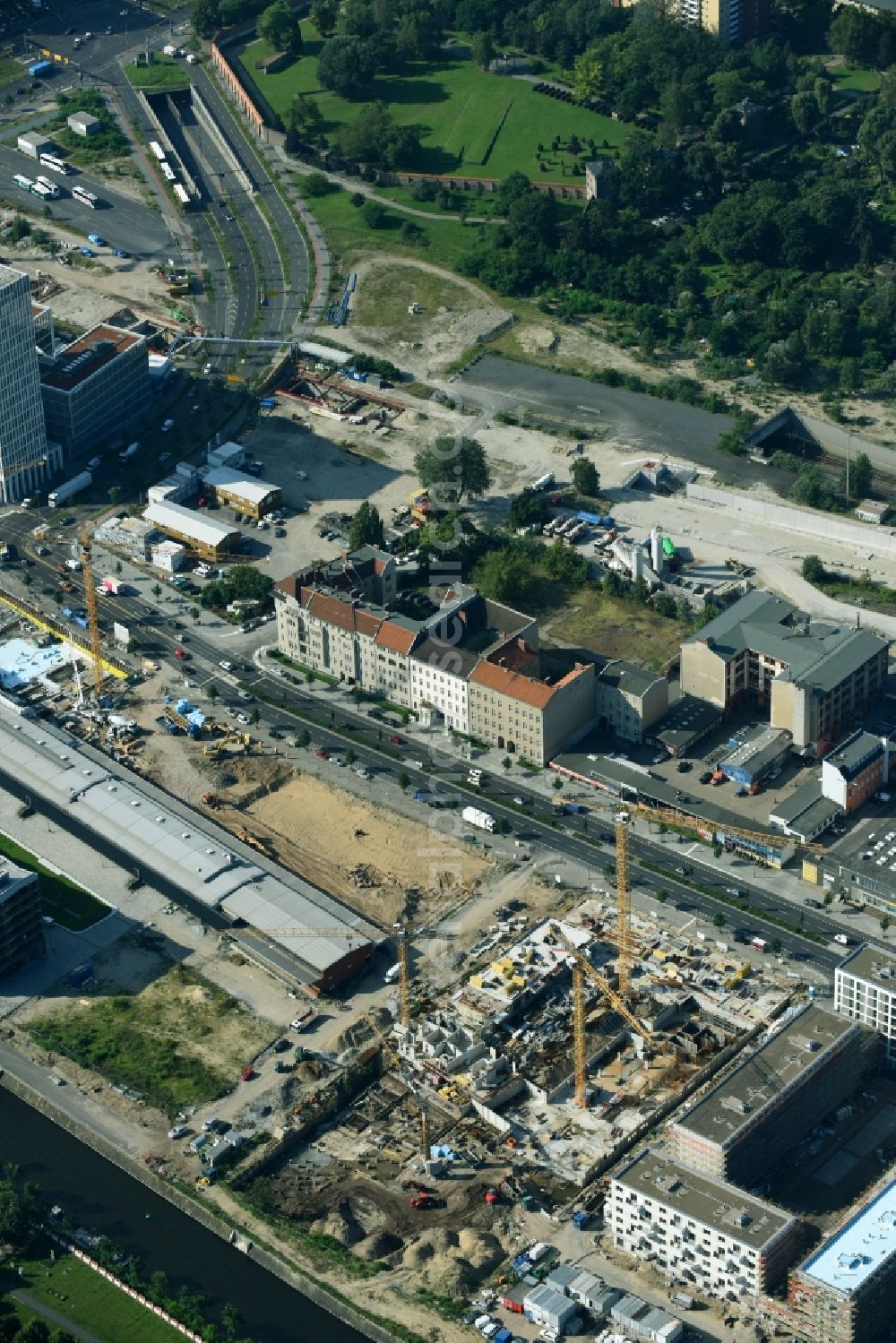 Aerial image Berlin - Construction site to build a new multi-family residential complex Heidestrasse in the district Moabit in Berlin, Germany