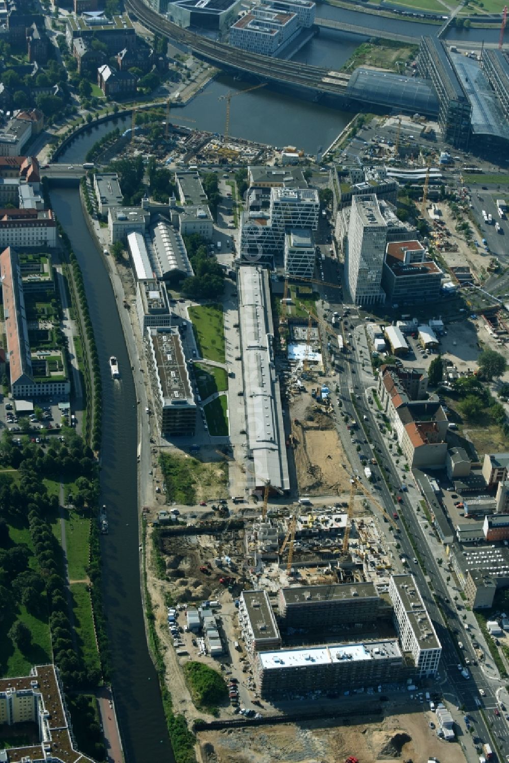 Aerial photograph Berlin - Construction site to build a new multi-family residential complex Heidestrasse in the district Moabit in Berlin, Germany