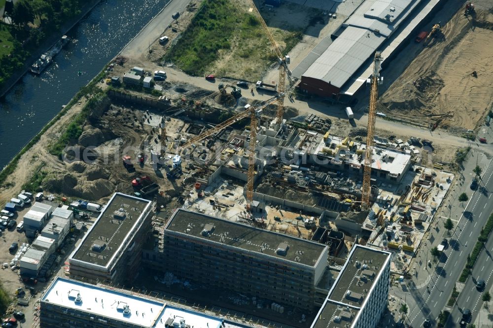 Berlin from the bird's eye view: Construction site to build a new multi-family residential complex Heidestrasse in the district Moabit in Berlin, Germany