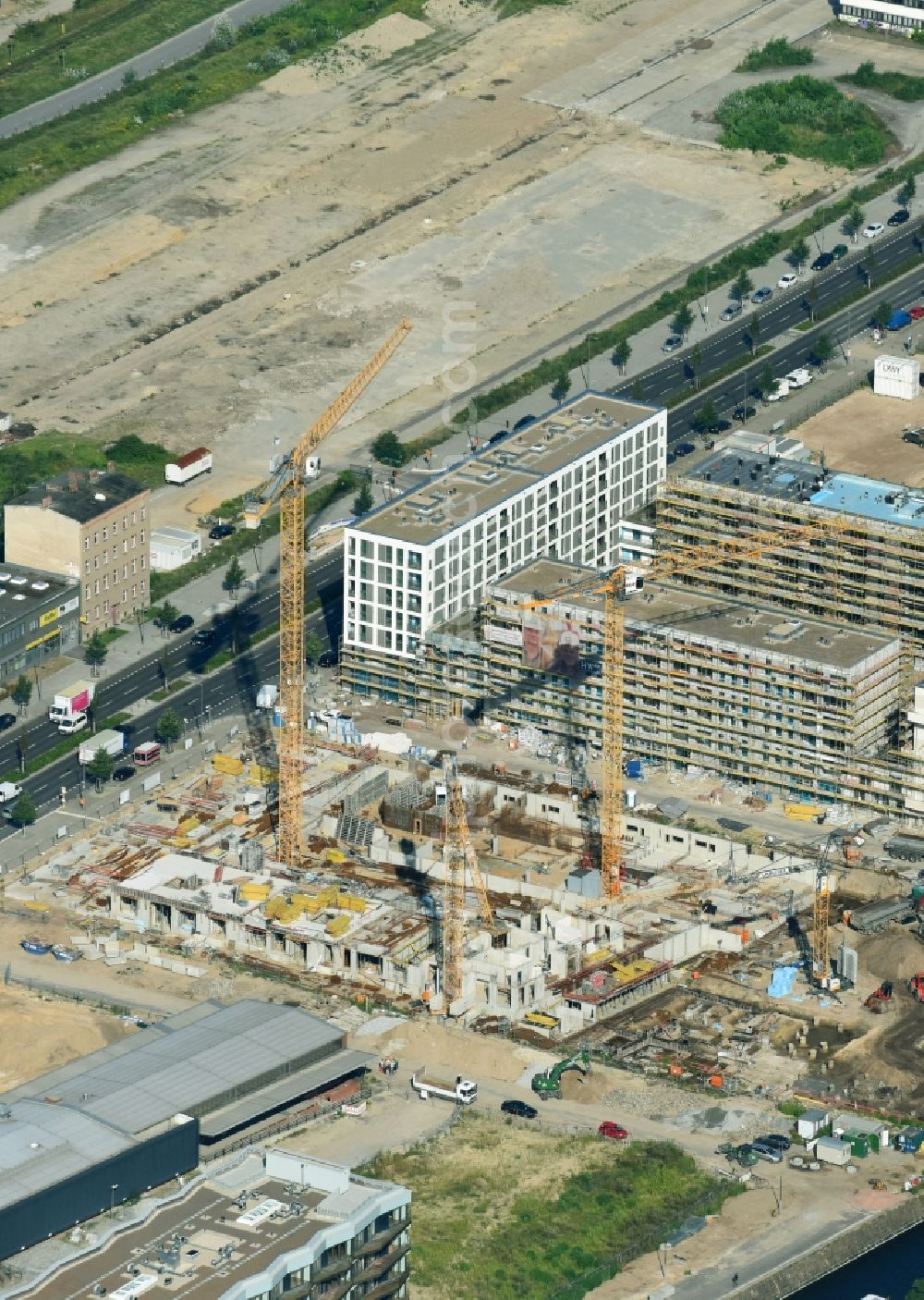 Berlin from above - Construction site to build a new multi-family residential complex Heidestrasse in the district Moabit in Berlin, Germany