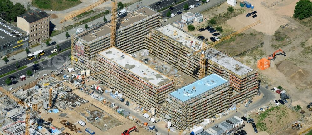 Berlin from the bird's eye view: Construction site to build a new multi-family residential complex Heidestrasse in the district Moabit in Berlin, Germany