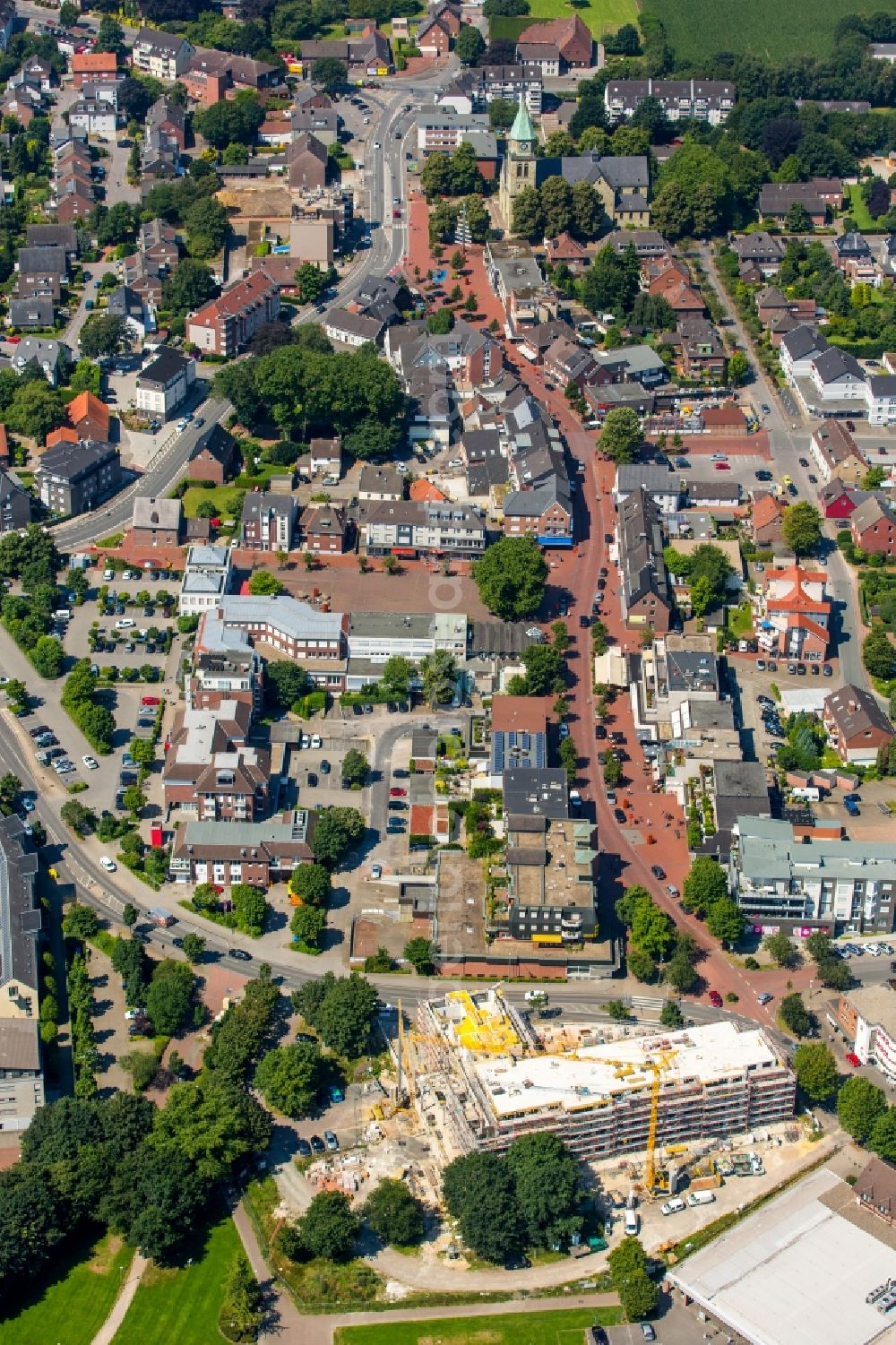 Aerial photograph Bottrop - Construction site to build a new multi-family residential complex der Heinrich Huetter GmbH & Co. KG an der Hauptstrasse in Bottrop in the state North Rhine-Westphalia