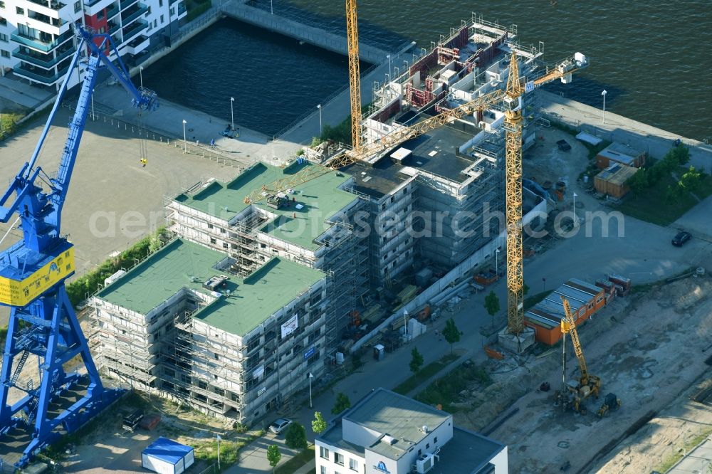 Aerial image Rostock - Construction site to build a new multi-family residential complex Hellingstrasse in Rostock in the state Mecklenburg - Western Pomerania, Germany