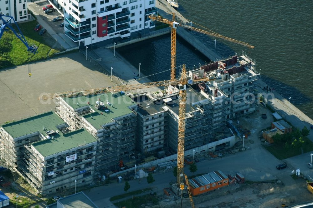 Aerial photograph Rostock - Construction site to build a new multi-family residential complex Hellingstrasse in Rostock in the state Mecklenburg - Western Pomerania, Germany