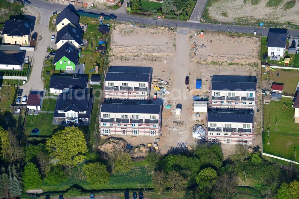 Berlin from the bird's eye view: Construction site to build a new multi-family residential complex Hermineweg - Theodorstrasse in the district Mahlsdorf in Berlin, Germany