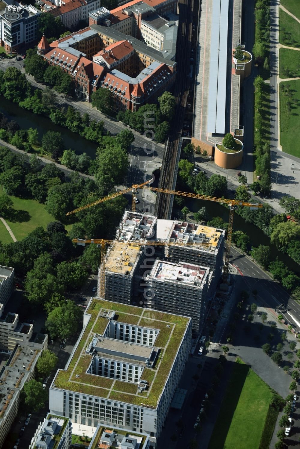 Aerial photograph Berlin - Construction site to build a new multi-family residential complex HIGH PARK der Zabel Property AG and gsp Staedtebau GmbH in Berlin