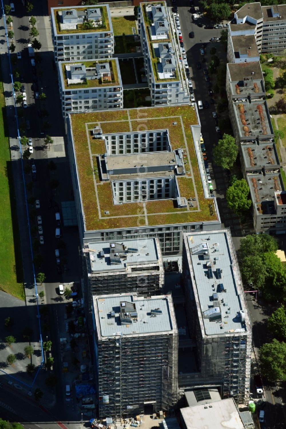 Aerial photograph Berlin - Construction site to build a new multi-family residential complex HIGH PARK der Zabel Property AG and gsp Staedtebau GmbH in Berlin