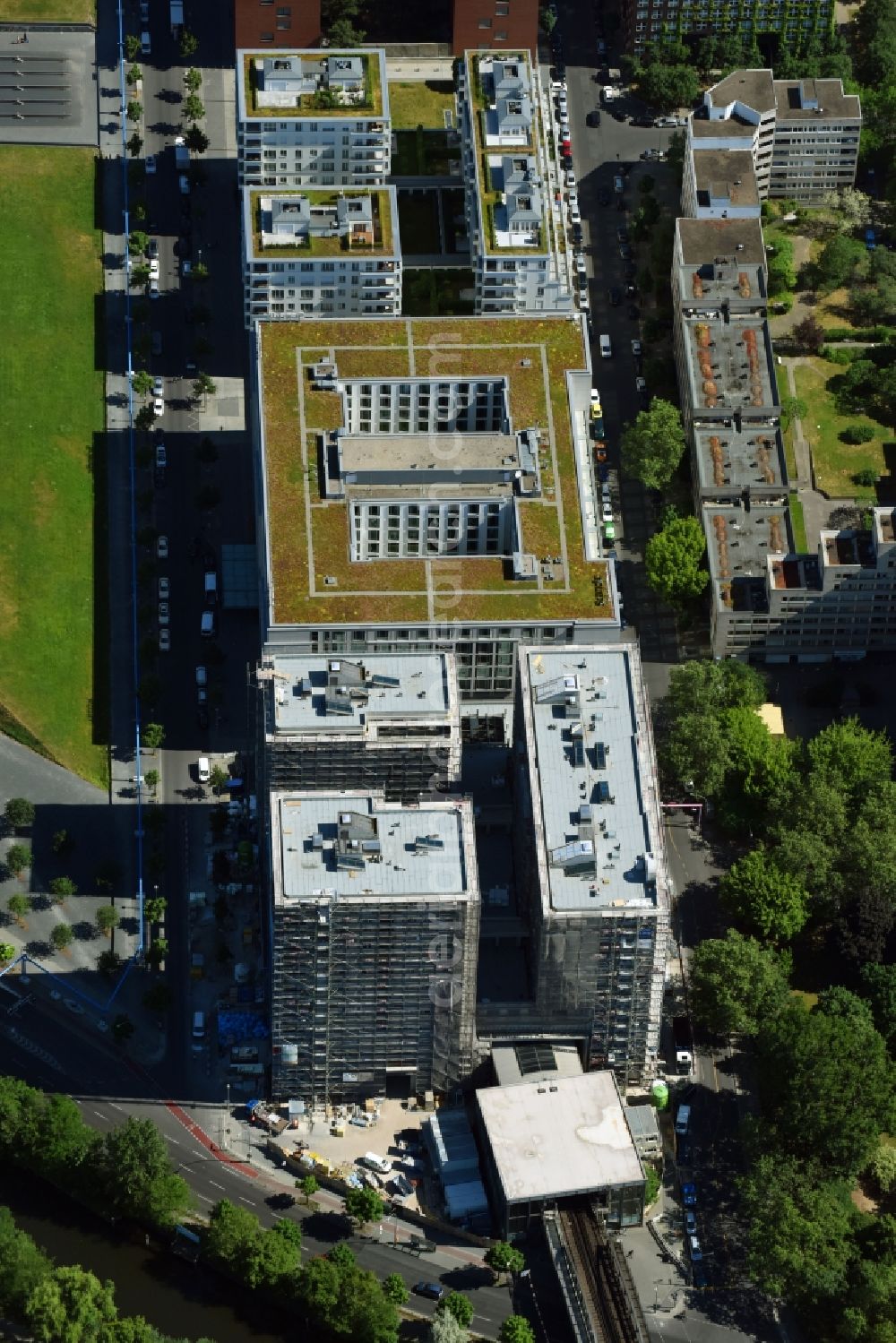 Berlin from above - Construction site to build a new multi-family residential complex HIGH PARK der Zabel Property AG and gsp Staedtebau GmbH in Berlin