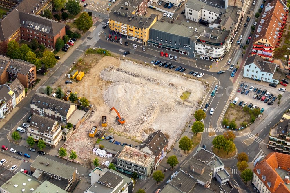 Moers from the bird's eye view: Construction site to build a new multi-family residential complex Homberger Strasse - Otto-Hue-Strasse - Bankstrasse in the district Asberg in Moers in the state North Rhine-Westphalia, Germany