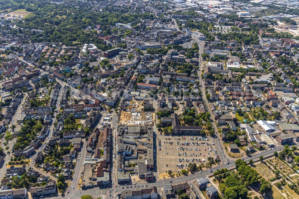 Aerial image Moers - Construction site to build a new multi-family residential complex Homberger Strasse - Otto-Hue-Strasse - Bankstrasse in the district Asberg in Moers in the state North Rhine-Westphalia, Germany