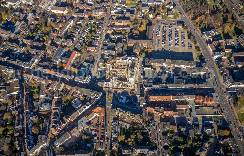 Moers from above - Construction site to build a new multi-family residential complex Homberger Strasse - Otto-Hue-Strasse - Bankstrasse in the district Asberg in Moers in the state North Rhine-Westphalia, Germany