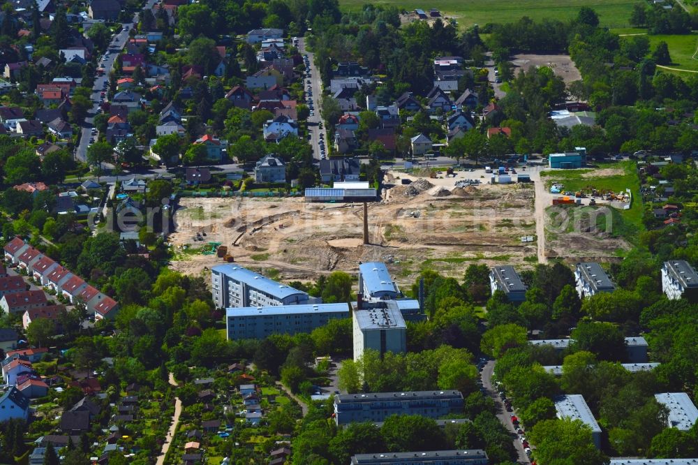 Berlin from the bird's eye view: Construction site to build a new multi-family residential complex HUGOS of Bonava Deutschland GmbH on Britzer Strasse in the district Mariendorf in Berlin, Germany