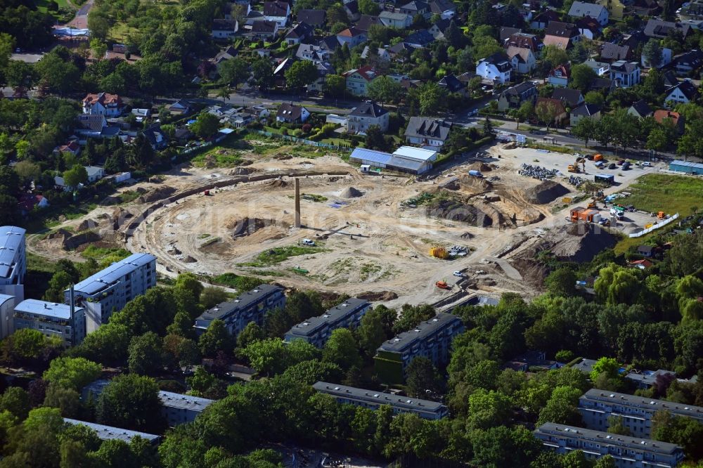 Berlin from the bird's eye view: Construction site to build a new multi-family residential complex HUGOS of Bonava Deutschland GmbH on Britzer Strasse in the district Mariendorf in Berlin, Germany