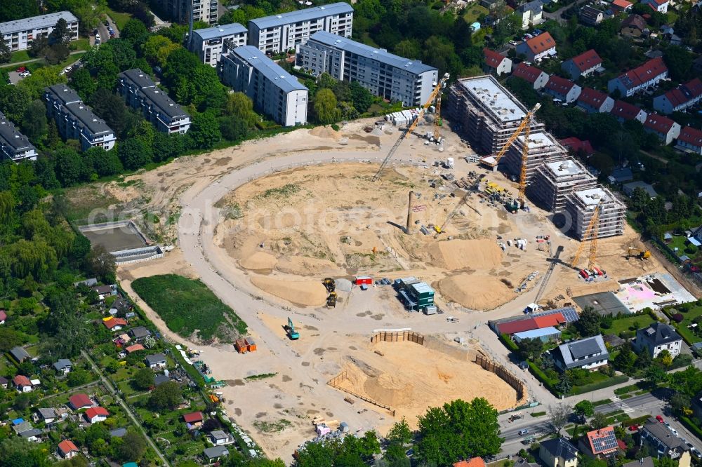 Berlin from the bird's eye view: Construction site to build a new multi-family residential complex HUGOS of Bonava Deutschland GmbH on Britzer Strasse in the district Mariendorf in Berlin, Germany