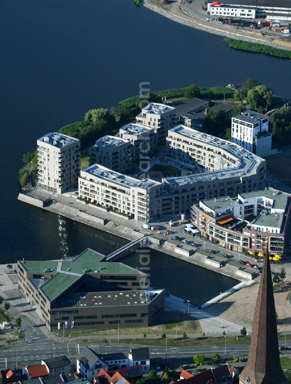 Aerial photograph Rostock - Construction site to build a new multi-family residential complex Inselquartier on Gaffelschonerweg - Loggerweg in Rostock in the state Mecklenburg - Western Pomerania, Germany