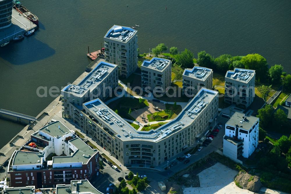 Rostock from the bird's eye view: Construction site to build a new multi-family residential complex Inselquartier on Gaffelschonerweg - Loggerweg in Rostock in the state Mecklenburg - Western Pomerania, Germany