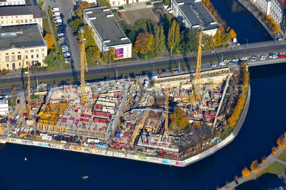 Aerial image Berlin - Construction site to build a new multi-family residential complex on Invalidenstrasse on Humboldthafen in the district Moabit in Berlin, Germany