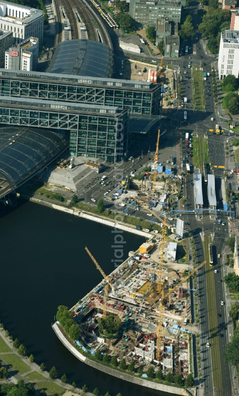 Aerial image Berlin - Construction site to build a new multi-family residential complex on Invalidenstrasse on Humboldthafen in the district Moabit in Berlin, Germany