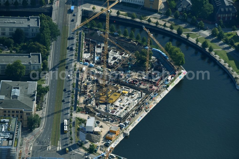 Aerial photograph Berlin - Construction site to build a new multi-family residential complex on Invalidenstrasse on Humboldthafen in the district Moabit in Berlin, Germany