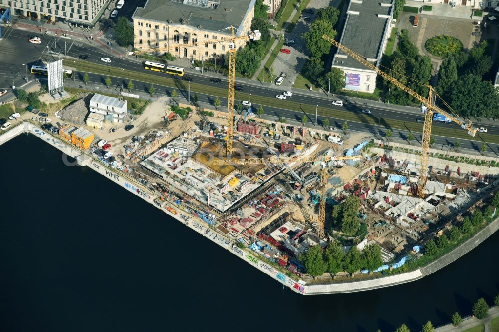 Aerial photograph Berlin - Construction site to build a new multi-family residential complex on Invalidenstrasse on Humboldthafen in the district Moabit in Berlin, Germany