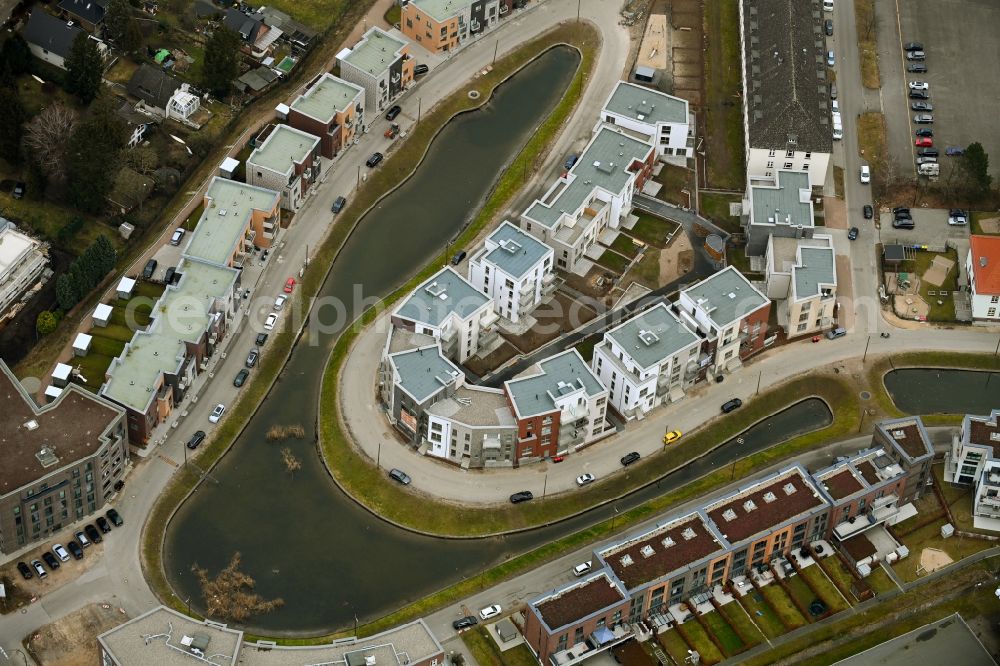 Hamburg from the bird's eye view: Construction site to build a new multi-family residential complex Jenfelder Au on Kuehnbachring in the district Jenfeld in Hamburg, Germany